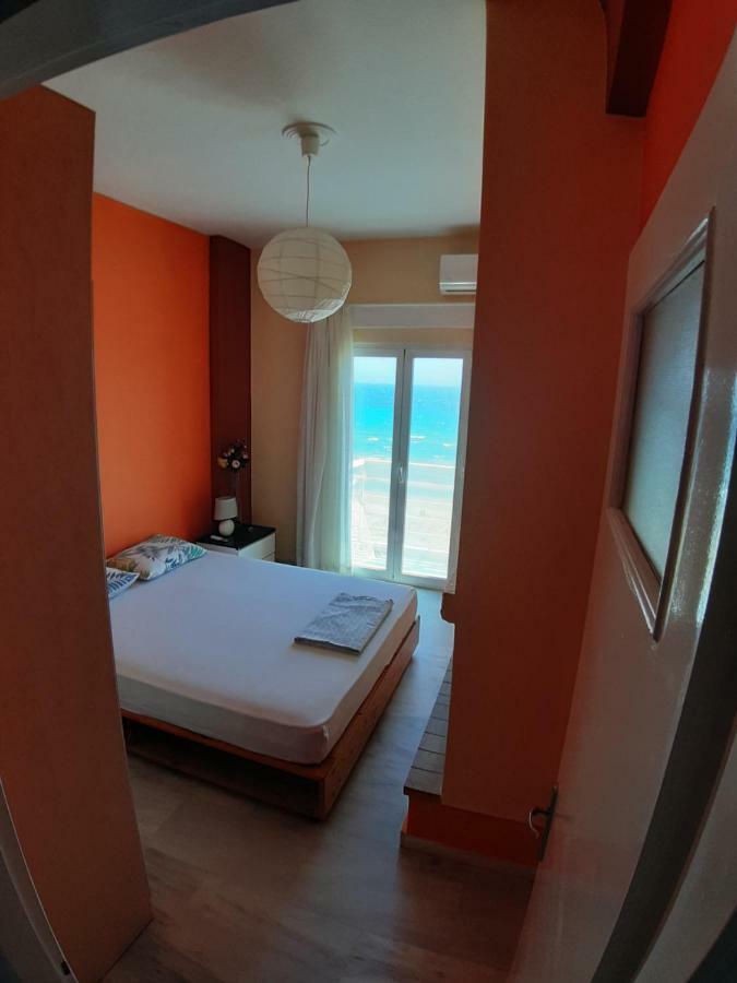 Apartment Michalis By The Sea Artemida  Exterior foto