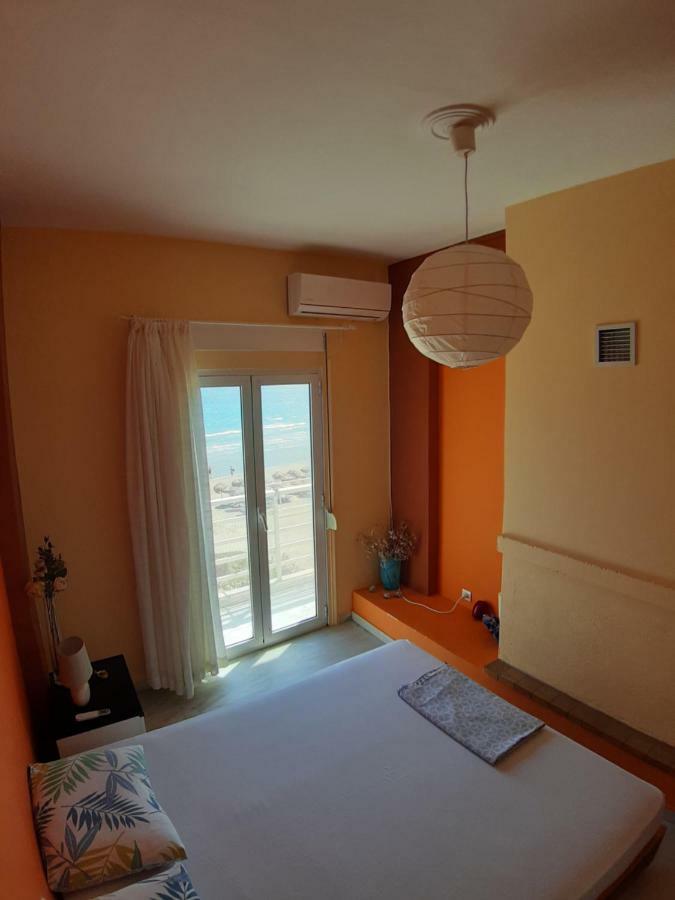 Apartment Michalis By The Sea Artemida  Exterior foto